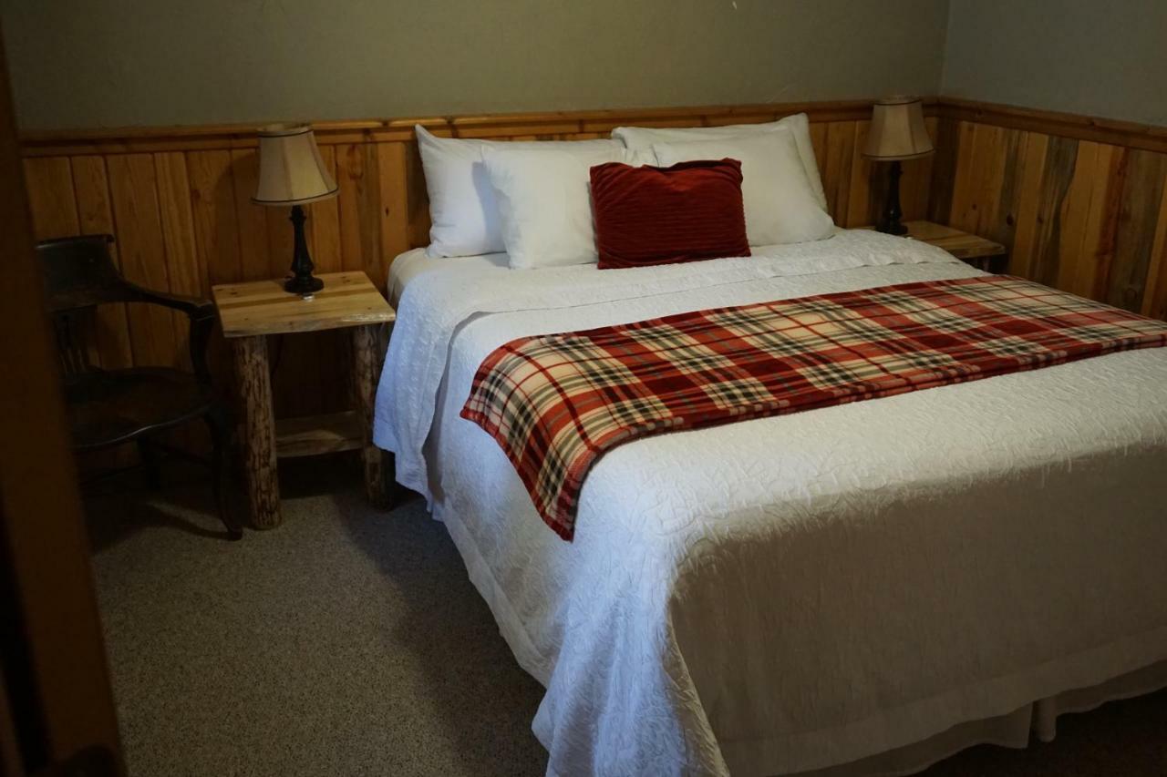 The Hemlocks Rv And Lodging Hotel Bonners Ferry Esterno foto